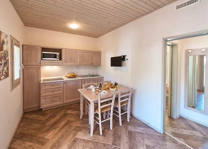 Apartmanhotel Il Villaggio Di Giuele 3*
