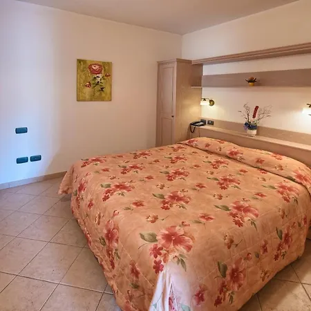 Il Villaggio Di Giuele Lägenhetshotell 3*