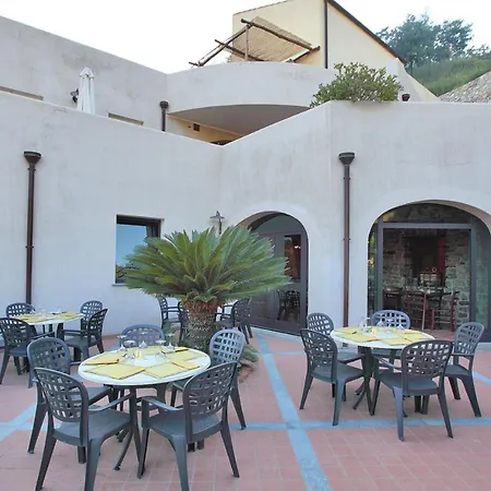 Il Villaggio Di Giuele