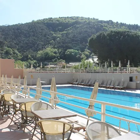 Il Villaggio Di Giuele 3*