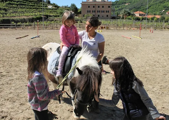 Aparthotel Il Villaggio Di Giuele 3*